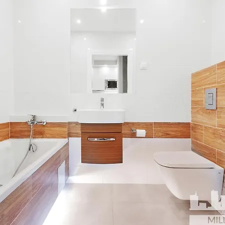 Millennium Manufaktura Yellow * Warszawa