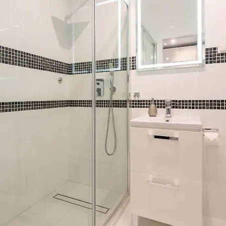 Millennium Manufaktura Yellow * Varşova